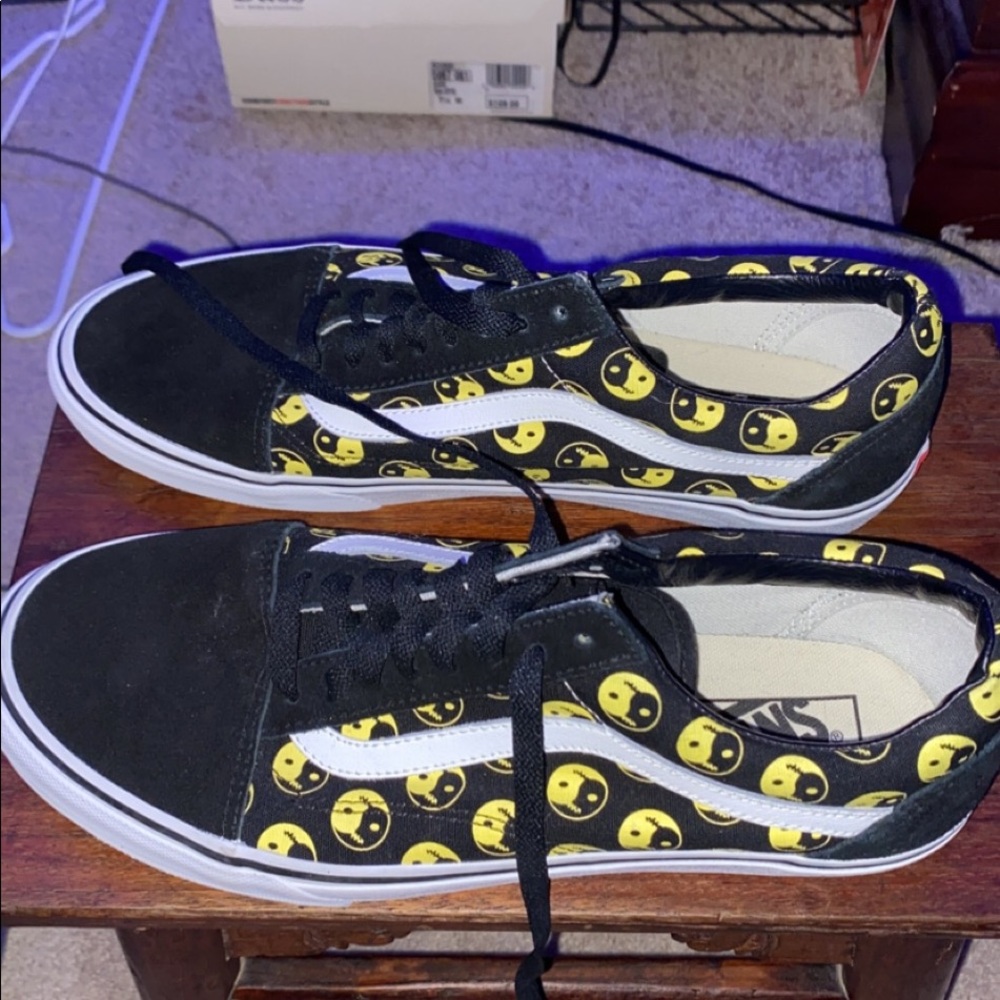 COPY - Black and yellow ying and yangs